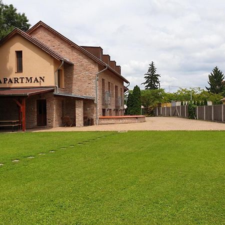 Gyulai Fuerdoe Apartman Exterior photo